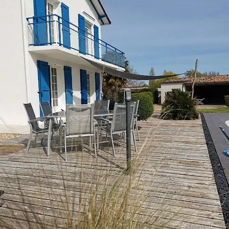 Maison De Campagne Proche Des Plages Saint-Romain-de-Benet Exterior photo